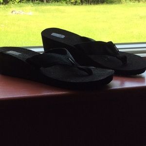 TEVA Black cushion sandals